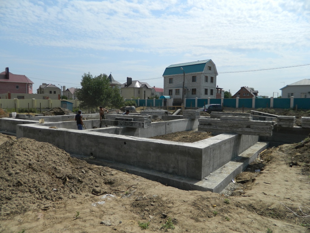 Устройство фундамента в Астрахани - бетонирование и бетонные работы